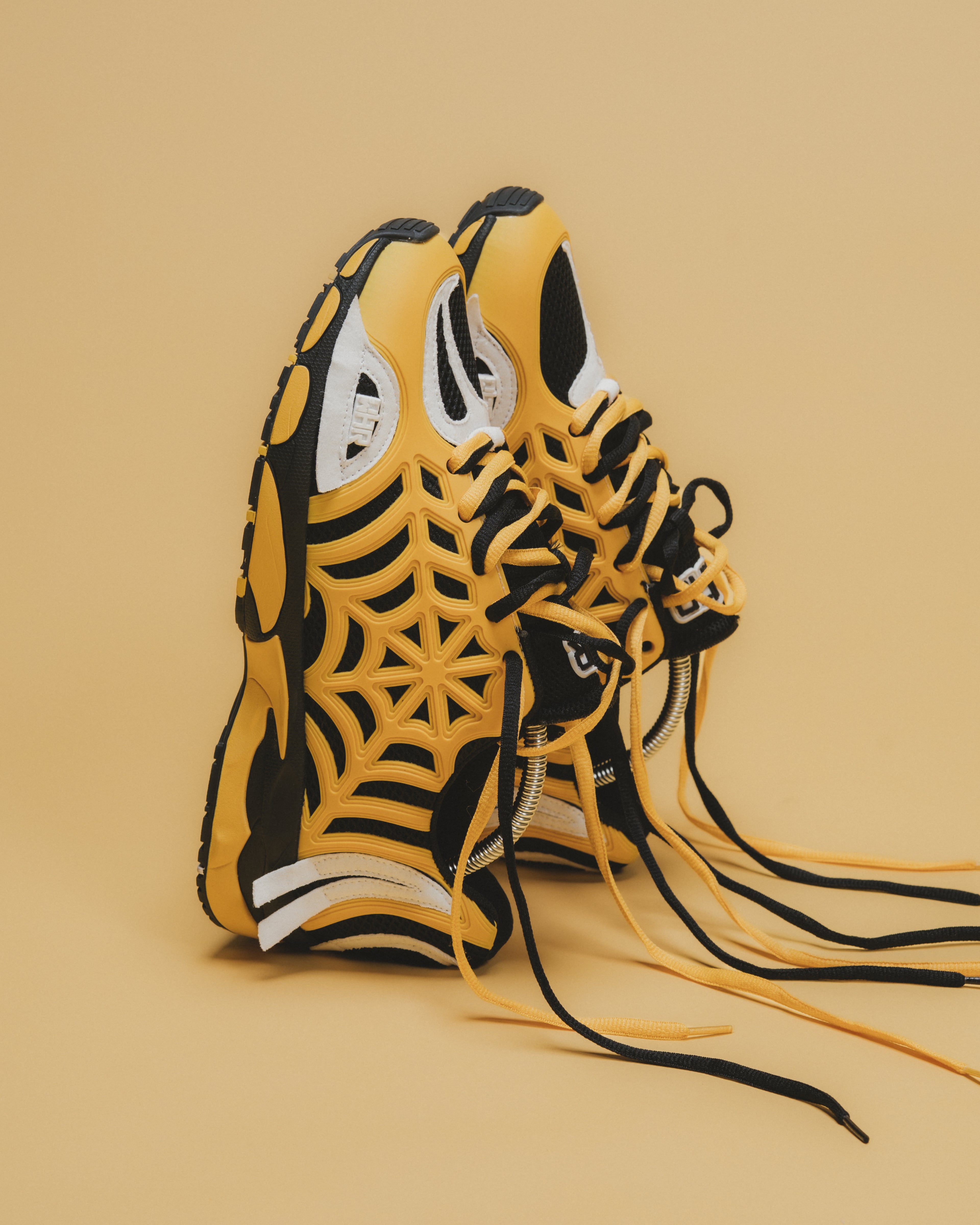 Arachnid Web Runners Yellow/Black
