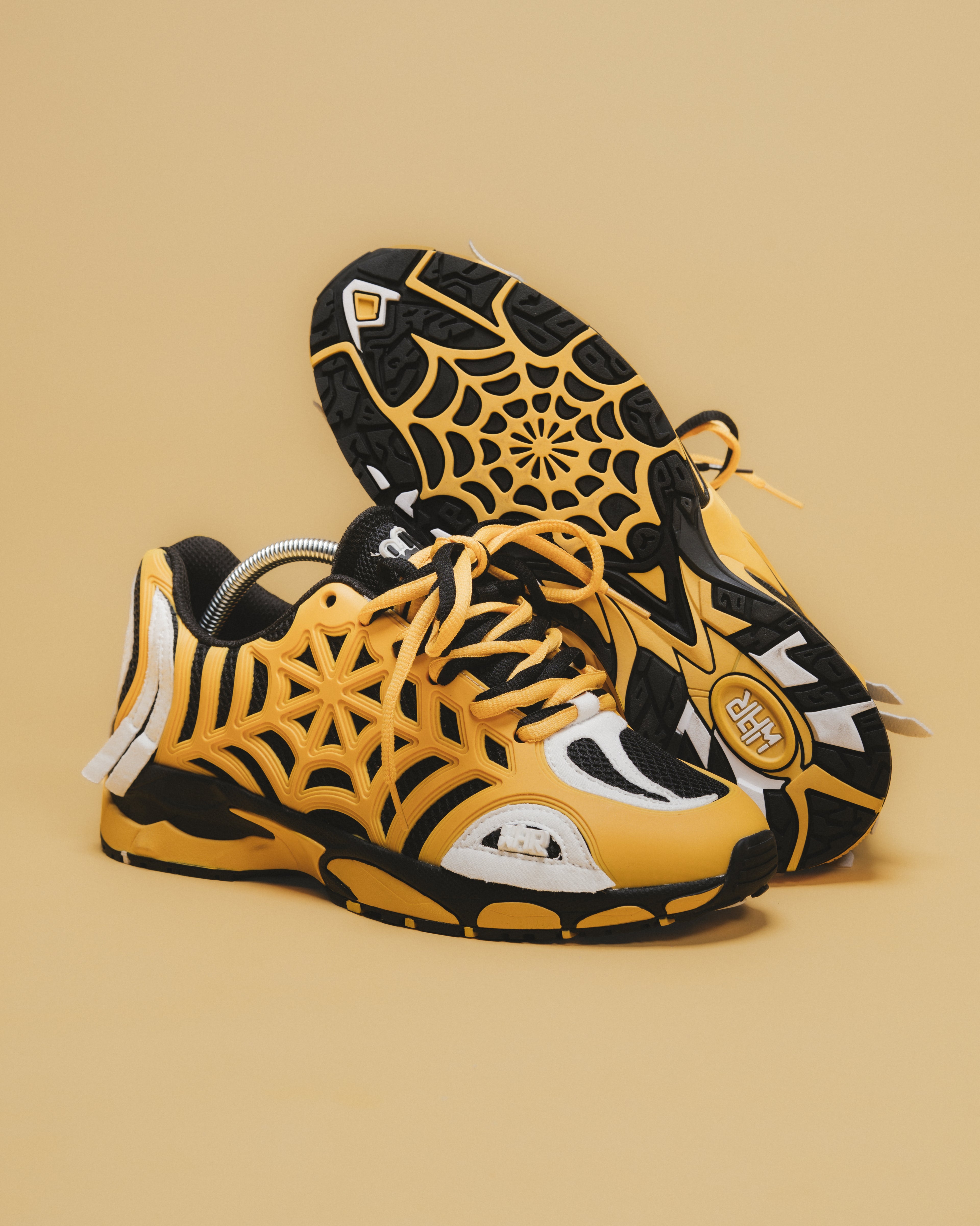 Arachnid Web Runners Yellow/Black